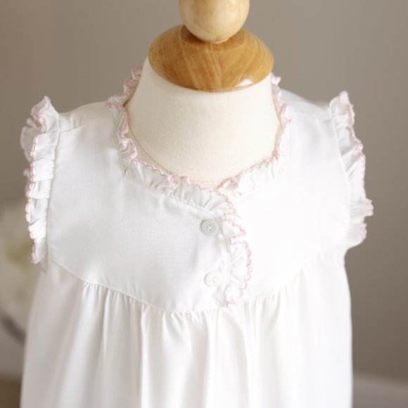 SALE- White Heirloom Dress DayGown Boutique Size 4/5 Embroidery Portrait NWT - Picture 2 of 8